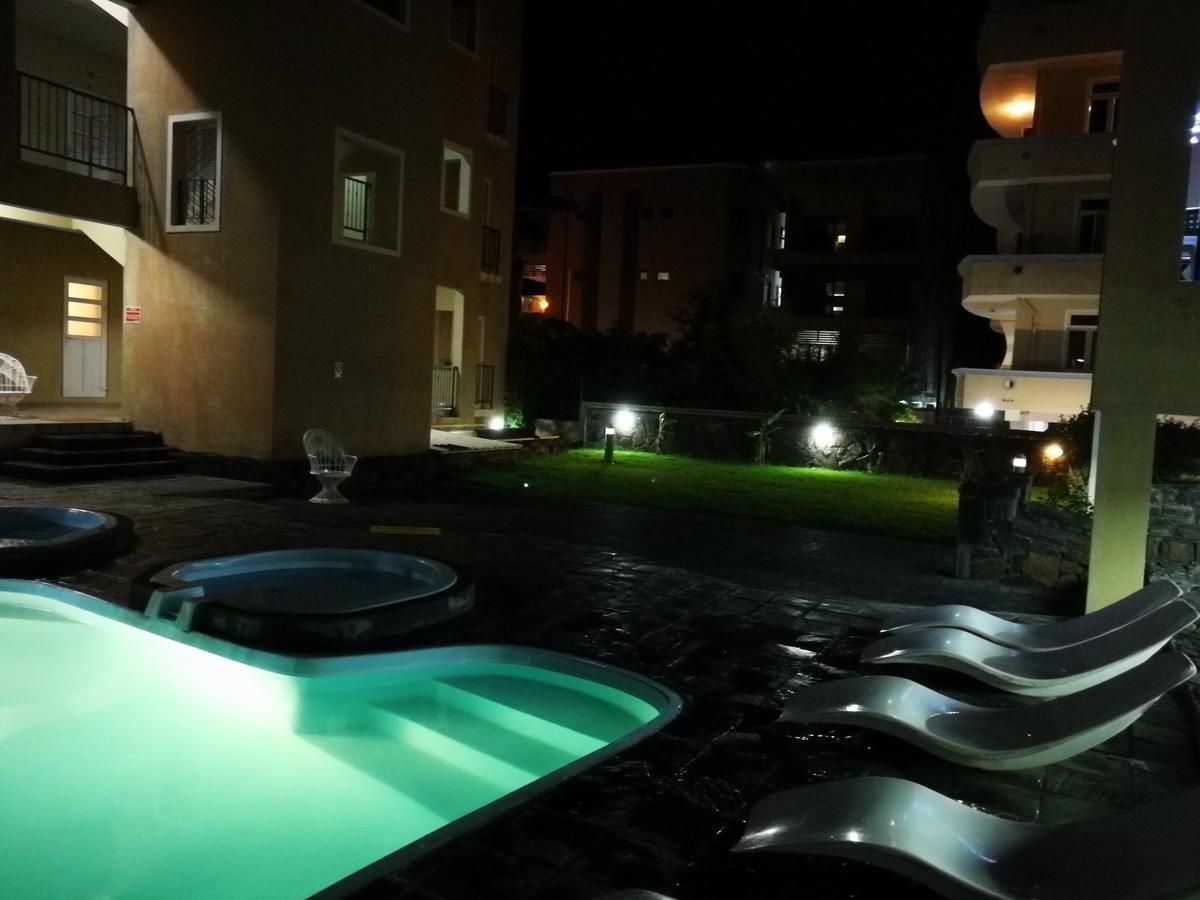 Rayon Vert Bleuphorie Beach Apartment Flic-en-Flacq Kültér fotó
